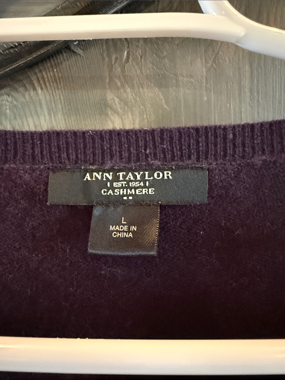 Ann Taylor Deep Plum V-Neck Cashmere-Blend Sweater- size large - Picture 2 of 4